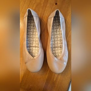 🔥 4 for $35 EUC Vionic Flats - cream - NO INSERTS INCLUDED